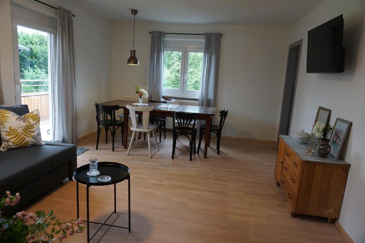 Wohnung Erdgeschoss Mit 3 Schlafzimmer In Ruhiger Gegend Mader Exteriör bild